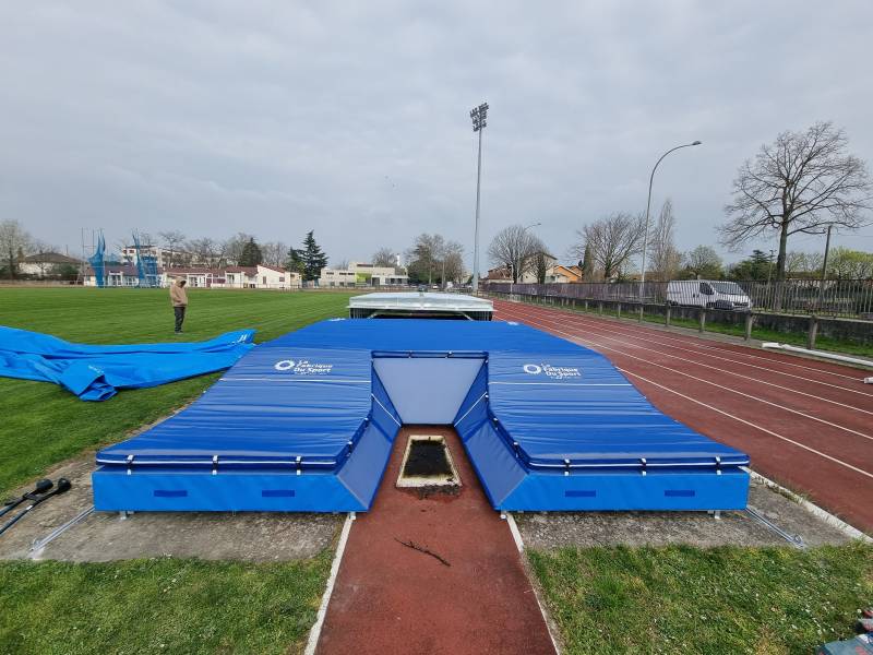 Vue de devant du sautoir 