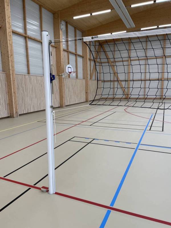 Poteaux de volley avec tension par treuil (manivelle) et son filet d'entrainement 