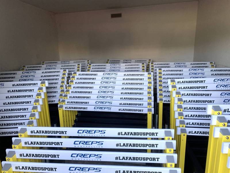 Stockage de haie sur mesure de couleur jaune sur chariot 