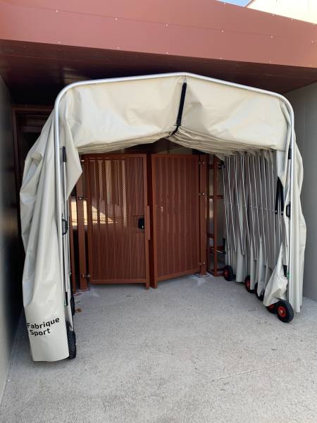 Vue du Tunnel replier autour de la porte de sortie
