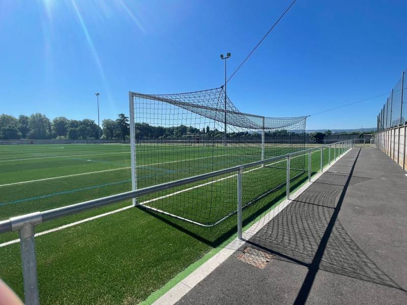 But A11 innovant vue de derrière avec filet à l'interieure du profil